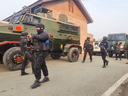 कश्मीर डायरीः जानिए क्यों परेशान कर रही कश्मीर घाटी में ग्रेनेड से आबिदा की मौत