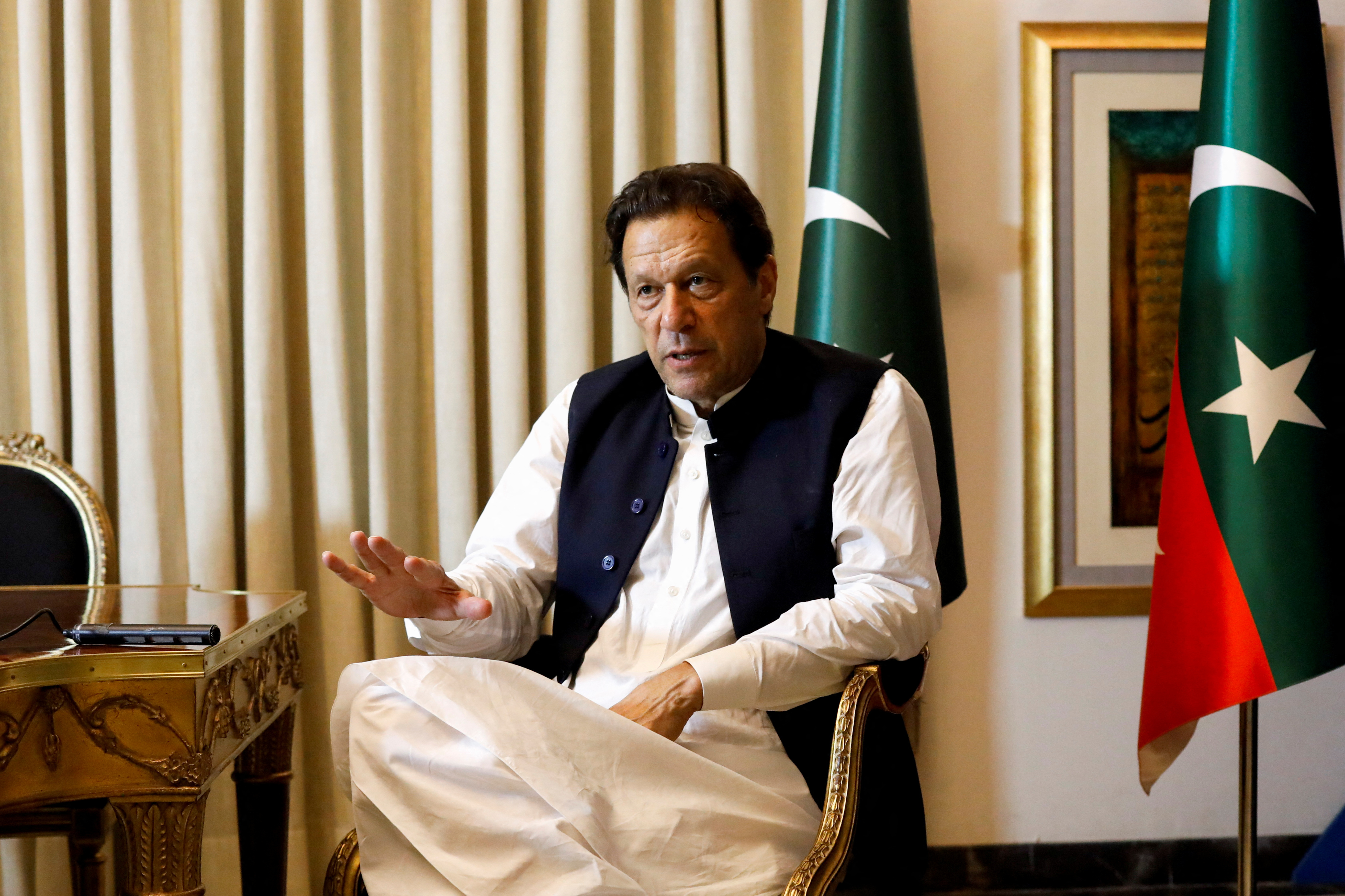 Jailed Ex Pak PM Imran Khan Threatens To Launch Civil Disobedience Movement Jailed Ex Pak PM Imran Khan Threatens To Launch Civil Disobedience Movement