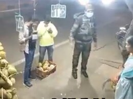 मां बेच रही थी सड़क पर नारियल, अजनबी बनकर पहुंचा फौजी बेटा, फिर ऐसे दिया सरप्राइज, Video देखते ही आंखों से बहने लगेंगे आंसू मां बेच रही थी सड़क पर नारियल, अजनबी बनकर पहुंचा फौजी बेटा, फिर ऐसे दिया सरप्राइज, Video देखते ही आंखों से बहने लगेंगे आंसू