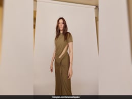 Tamannaah Bhatia's "Fit Check" Was Fall Coded And Fabulous In A Olive Draped T-Shirt Dress With A Cutout Tamannaah Bhatia's "Fit Check" Was Fall Coded And Fabulous In A Olive Draped T-Shirt Dress With A Cutout