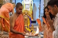 Watch: UK Ex-PM Rishi Sunak, Wife Akshata Offer Prayers In Bengaluru Watch: UK Ex-PM Rishi Sunak, Wife Akshata Offer Prayers In Bengaluru