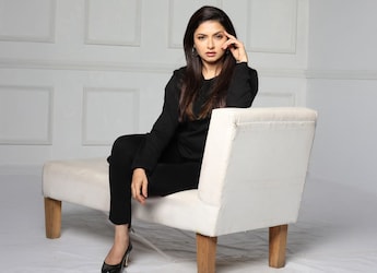 Bhagyashree's Tilgul Recipe Is Super Easy And Too Delicious To Miss Bhagyashree's Tilgul Recipe Is Super Easy And Too Delicious To Miss