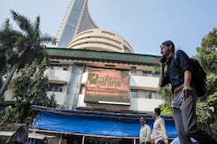 World Report: Oil Prices | Intel's Federal Chips Grant | UniCredit Banco Offer | Sensex Rallies World Report: Oil Prices | Intel's Federal Chips Grant | UniCredit Banco Offer | Sensex Rallies
