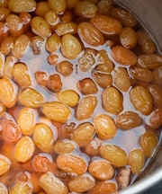 सुबह खाली पेट भीगी किशमिश खाने से कौन सी बीमारी ठीक होती है, किशमिश की तासीर गर्म होती है या ठंडी