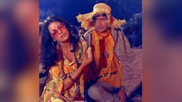 When Dev Anand Confessed Being In Love With Zeenat Aman And Planned A Date To Propose; Had His Heart Broken When Raj Kapoor Kissed Her