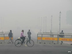 Air Quality Worsens In Delhi As Weak Winds Trap Pollutants