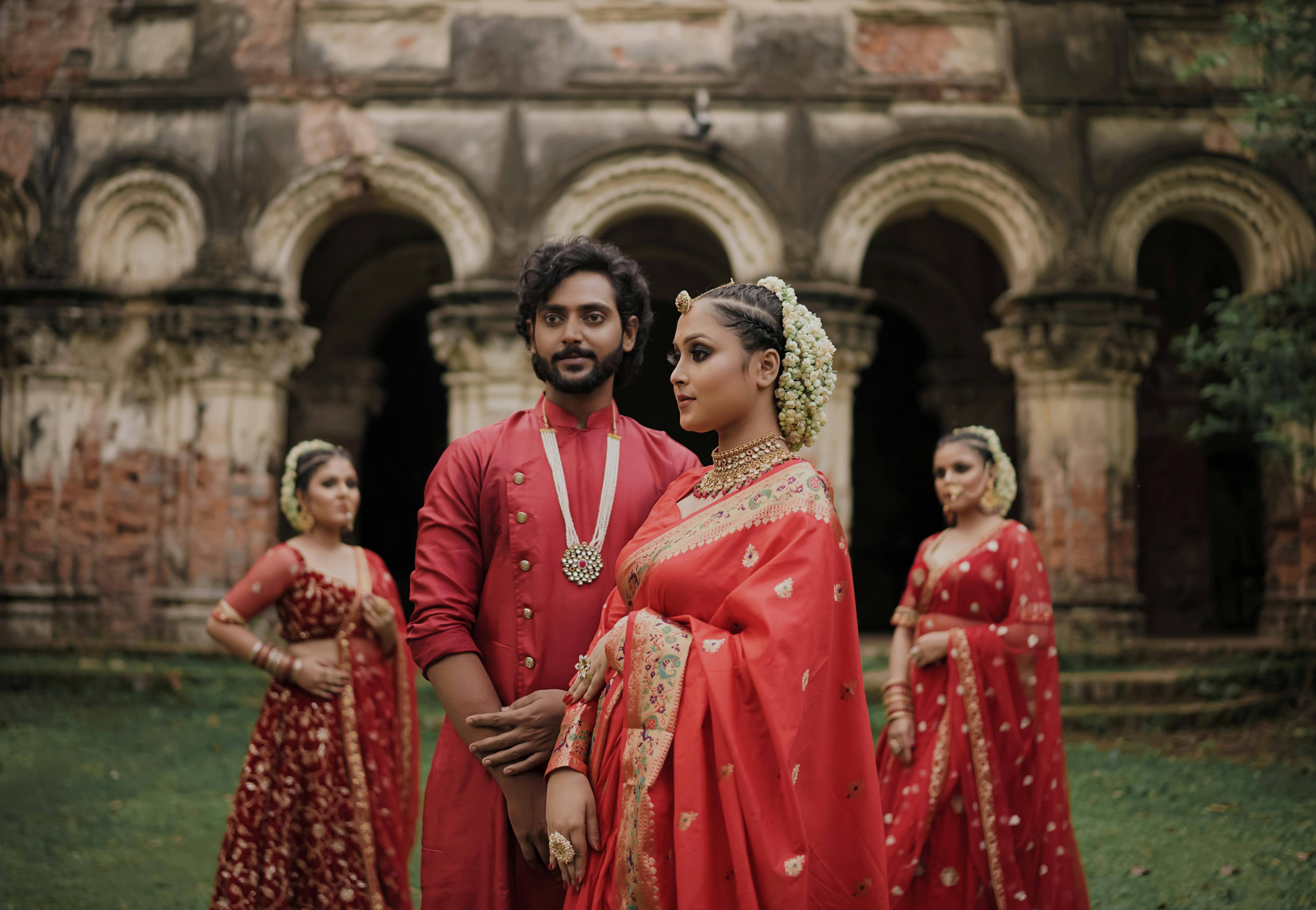 Explore Kalgis, Studded Brooches And More To Find The Best Wedding Jewellery For Men Explore Kalgis, Studded Brooches And More To Find The Best Wedding Jewellery For Men