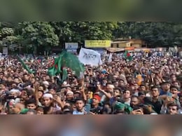 बांग्लादेश के चट्टोग्राम में तीन हिंदू मंदिरों में भीड़ ने की तोड़फोड़ बांग्लादेश के चट्टोग्राम में तीन हिंदू मंदिरों में भीड़ ने की तोड़फोड़