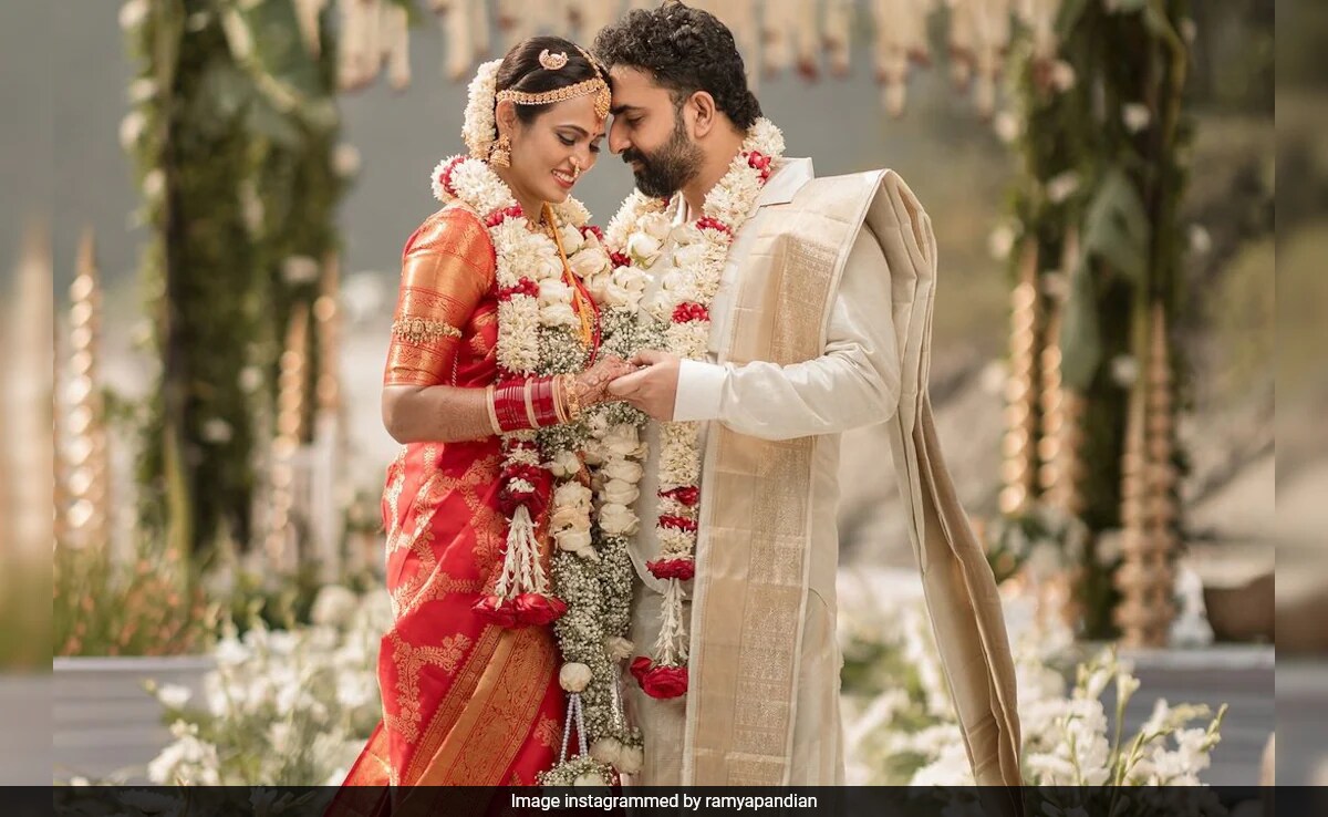 Tamil Actress Ramya Pandian Marries Yoga Instructor Lovel Dhawan. See First Pics Of Newlyweds
