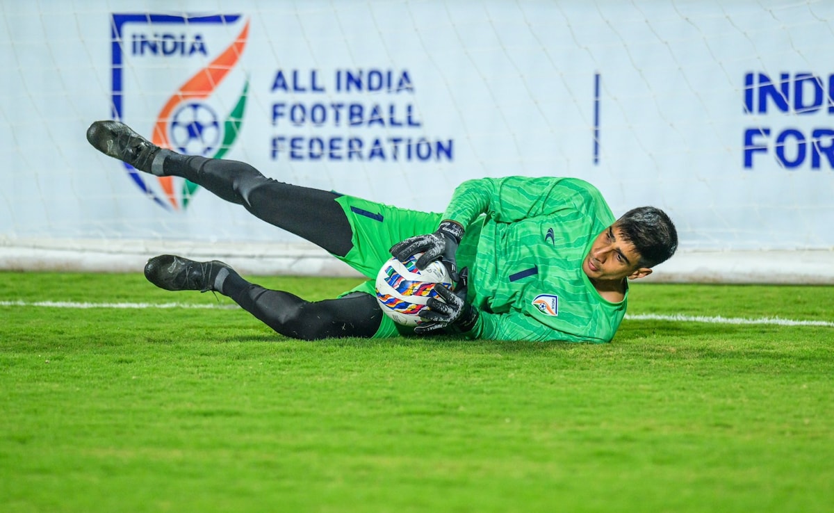 India vs Malaysia Football Live Updates: India Squander Early Chance Against Malaysia | IND 0-0 MAS In 1st Half | Football News
