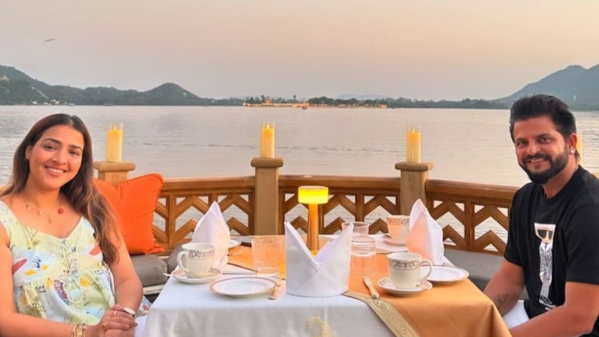 Diwali 2024: उदयपुर में सुरेश रैना ने पत्नी के साथ मनाई दिवाली, देखें खूबसूरत तस्वीरें | Suresh Raina celebrated Diwali with his wife in Udaipur, see image