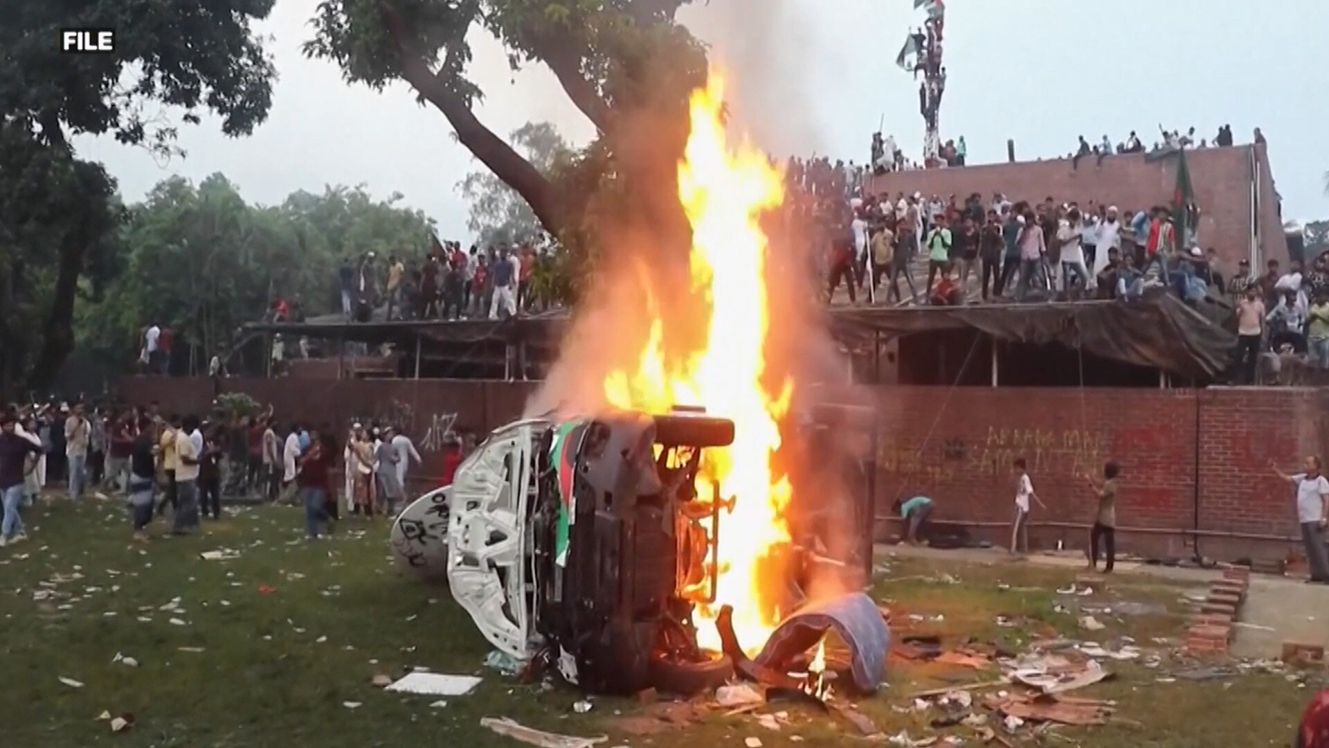 India Calls on Bangladesh to Protect Minorities | Bangladesh Going Pak Way? | India Ascends