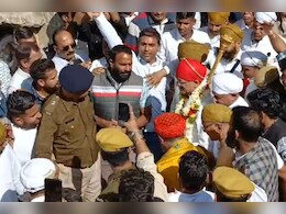 Rajasthan:  राजतिलक के 48 घंटे बाद विश्वराज सिंह ने एकलिंगनाथजी के किए दर्शन, बदला पगड़ी का रंग; लगे जयकारे  Rajasthan:  राजतिलक के 48 घंटे बाद विश्वराज सिंह ने एकलिंगनाथजी के किए दर्शन, बदला पगड़ी का रंग; लगे जयकारे