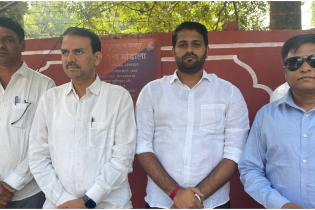 सीएम आवास में आरएएस एसोसिएशन के पदाधिकारी. सीएम आवास में आरएएस एसोसिएशन के पदाधिकारी.