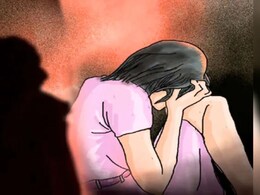 MP: खेत में चारा लेने के लिए गई छात्रा से रेप, विरोध किया तो आरोपी ने लाठियों से पीटा  MP: खेत में चारा लेने के लिए गई छात्रा से रेप, विरोध किया तो आरोपी ने लाठियों से पीटा
