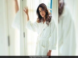 Mallika Sherawat On Why She Refused To Play Ishaan Khatter's Mother In <i>The Royals</i>: "Felt Cheated And Let Down" Mallika Sherawat On Why She Refused To Play Ishaan Khatter's Mother In <i>The Royals</i>: "Felt Cheated And Let Down"