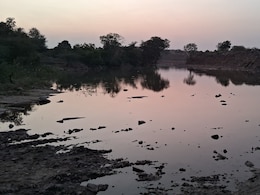 राजस्थान की एक नदी जिसे खनन माफिया ने कर दिया बंद, सालों की लड़ाई के बाद अब मिलेगा नया जीवन राजस्थान की एक नदी जिसे खनन माफिया ने कर दिया बंद, सालों की लड़ाई के बाद अब मिलेगा नया जीवन