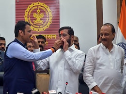 देवेंद्र फडणवीस या एकनाथ शिंदे... किसे मिलेगी मुख्यमंत्री की कुर्सी, क्या महाराष्ट्र में लग सकता है राष्ट्रपति शासन? देवेंद्र फडणवीस या एकनाथ शिंदे... किसे मिलेगी मुख्यमंत्री की कुर्सी, क्या महाराष्ट्र में लग सकता है राष्ट्रपति शासन?