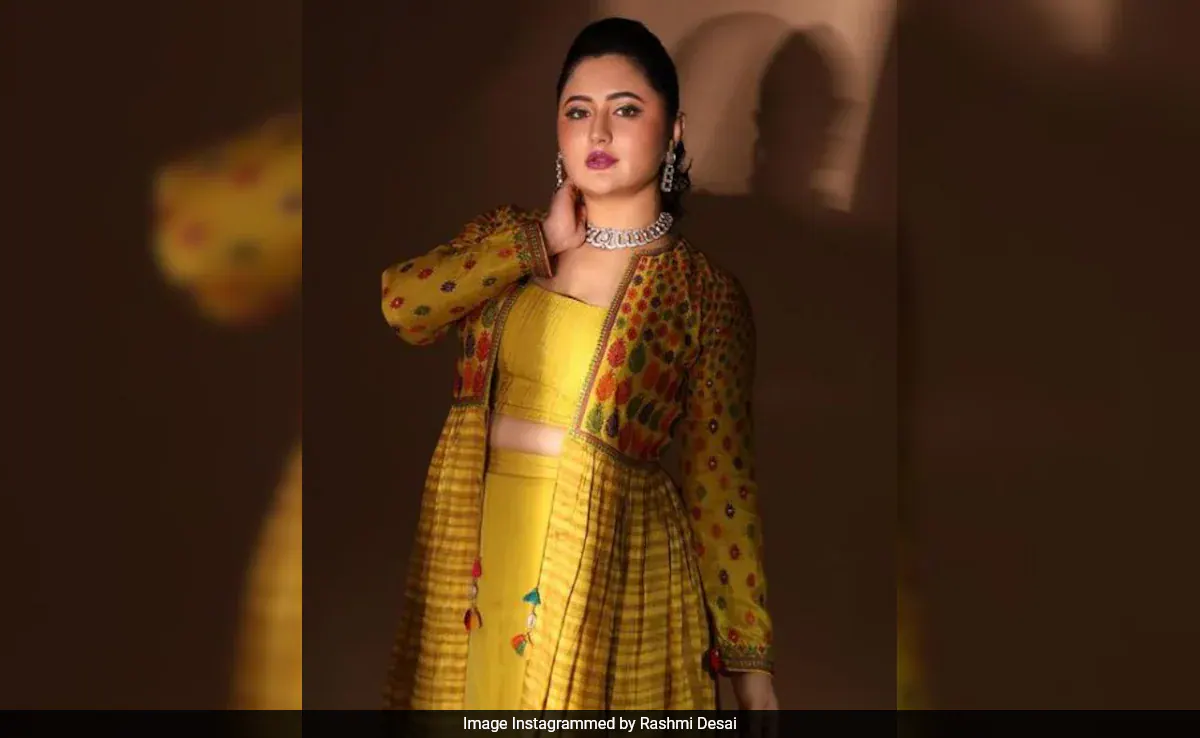<i>Uttaran Actor</i> Rashami Desai On Casting Couch Experience At 16: "My Mother Had Slapped Him"