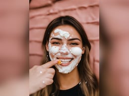 बाजार की क्रीम छोड़िए सर्दी में घी लगाइए इन 4 तरह से, चेहरा करेगा ग्लो और स्किन बनेगी मुलायम बाजार की क्रीम छोड़िए सर्दी में घी लगाइए इन 4 तरह से, चेहरा करेगा ग्लो और स्किन बनेगी मुलायम