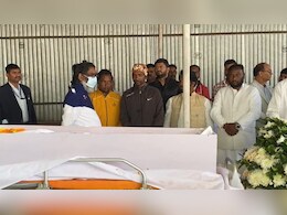 बिरसा मुंडा के परपोते की सड़क दुर्घटना में मौत, पीएम मोदी और सीएम हेमंत सोरेन ने जताया दुख बिरसा मुंडा के परपोते की सड़क दुर्घटना में मौत, पीएम मोदी और सीएम हेमंत सोरेन ने जताया दुख