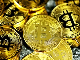 Bitcoin ने तोड़े अब तक के सारे रिकॉर्ड, पहली बार 1.21 लाख डॉलर के ऑल टाइम हाई पर