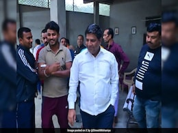 Case Against AAP MLA For Allegedly Assaulting Fruit Seller In Delhi Case Against AAP MLA For Allegedly Assaulting Fruit Seller In Delhi