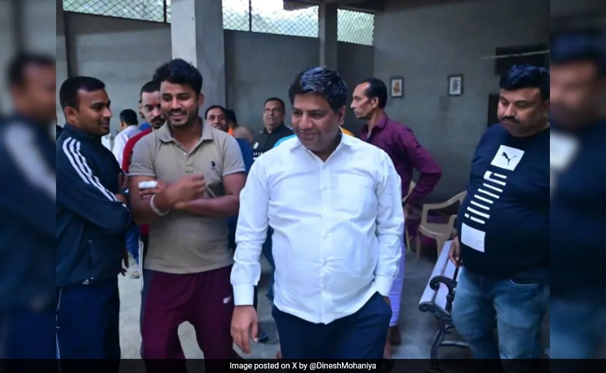 AAP MLA Dinesh Mohaniya Gets Pre-Arrest Bail In Fruit Vendor Assault Case