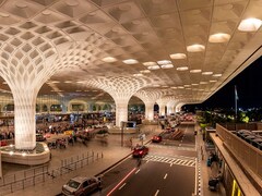 दिवाली पर मुंबई एयरपोर्ट का रिकॉर्ड, 44 लाख यात्रियों ने किया सफर, एक दिन में 939 विमानों ने भरी उड़ान