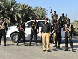 पाकिस्तानात दहशतवादी हल्ला, 3 वाहनांवर अंदाधुंद गोळीबार; 50 जणांचा मृत्यू