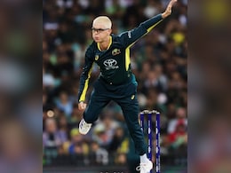 Aus vs Pak 3rd T20I: तीसरे टी20 में पीले पड़ गए पाकिस्तानी बल्लेबाज, एडम जंपा ने कर दिया यह कारनामा Aus vs Pak 3rd T20I: तीसरे टी20 में पीले पड़ गए पाकिस्तानी बल्लेबाज, एडम जंपा ने कर दिया यह कारनामा