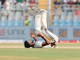 "Sunil Gavaskar Smashed His Plate" As Washington Sundar Bowls 5 No-balls