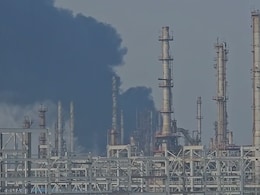 Huge Explosion At Indian Oil Refinery Shakes Homes In Gujarat's Vadodara Huge Explosion At Indian Oil Refinery Shakes Homes In Gujarat's Vadodara