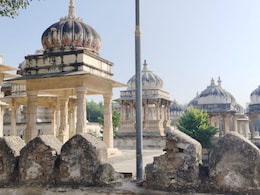 नंगी तलवारों से चिता की सुरक्षा, क्या है महासतिया, जहां होता है मेवाड़ राजघराने से जुड़े लोगों का अंतिम संस्कार ?