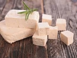 प्रोटीन से भरपूर होता है पनीर की तरह दिखने वाला 'टोफू', जानें रोजाना सेवन से होने वाले स्वास्थ्य लाभ
