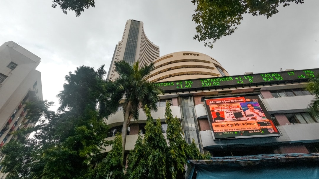 Stock Market LIVE Updates: Sensex Falls 500 Points, Nifty Opens 150 Lower After Dow Sell-Off