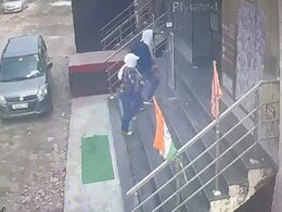 Video: Gangsters Deliver Extortion Note To Delhi Showroom, Fire In The Air Video: Gangsters Deliver Extortion Note To Delhi Showroom, Fire In The Air