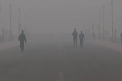 Delhi Wakes Up To Season's Worst Air Quality, Visibility Drops To 150 Metres Delhi Wakes Up To Season's Worst Air Quality, Visibility Drops To 150 Metres