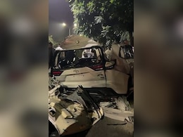 6 Killed, 1 Injured As Car Crashes Into Truck In Dehradun