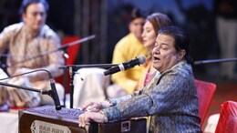 Anup Jalota In Pushkar Mela: भजन सम्राट अनूप जलोटा ने 'चिट्ठी ना कोई संदेश' गाकर पुष्कर मेले में बांधां समा, जमकर झूमें श्रोता