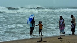 Cyclone Montha : चक्रीवादळ मोंथामुळे कोणत्या राज्यात वादळाचे संकेत; हवामान विभागाकडून रेड अलर्ट जारी