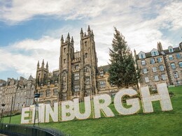 UK University Warns Rich Students To Stop Acting Like 'Snobs' To Poorer Classmates UK University Warns Rich Students To Stop Acting Like 'Snobs' To Poorer Classmates