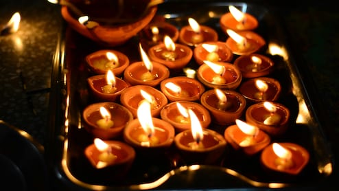 Sawan upay : सावन के महीने में इन 5 जगहों पर जरूर जलाएं दीया भोलेनाथ होंगे प्रसन्न!