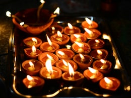 Dev Diwali 2024: आज देव दिवाली पर इन जगहों पर जरूर जलाएं दीया, मान्यतानुसार देवताओं का मिलेगा आशीर्वाद Dev Diwali 2024: आज देव दिवाली पर इन जगहों पर जरूर जलाएं दीया, मान्यतानुसार देवताओं का मिलेगा आशीर्वाद