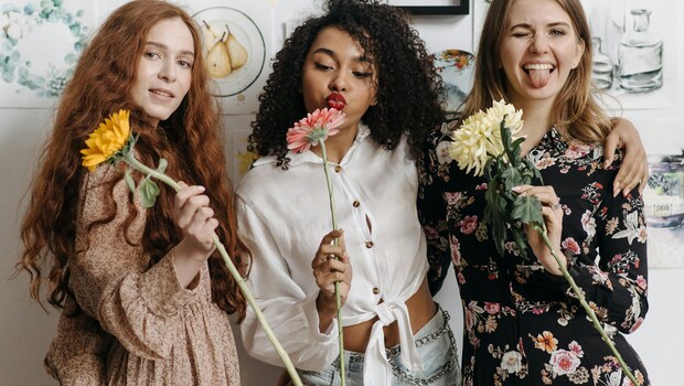 How To Choose Colours That Flatter Your Skin Tone And Style