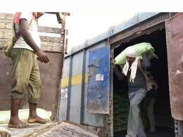 ट्रेनों में भरकर भेजी गई खाद ! NDTV की खबर के बाद असर, किसान हुए खुश