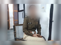 MP: एडिशनल SP बनी युवती को पकड़कर थाने ले गई पुलिस, खोला राज तो दंग रह गए अफसर MP: एडिशनल SP बनी युवती को पकड़कर थाने ले गई पुलिस, खोला राज तो दंग रह गए अफसर