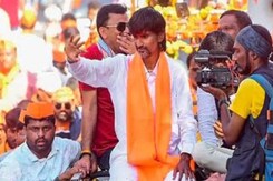 Rebellion In Ranks As Maharashtra Elections Near Rebellion In Ranks As Maharashtra Elections Near
