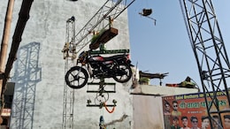 किसी का कटा हुआ सिर, कहीं जमीन में समाधि लिए शरीर; बूंदी में भाई दूज पर घास भैरू महोत्सव में हैरतअंगेज करतब