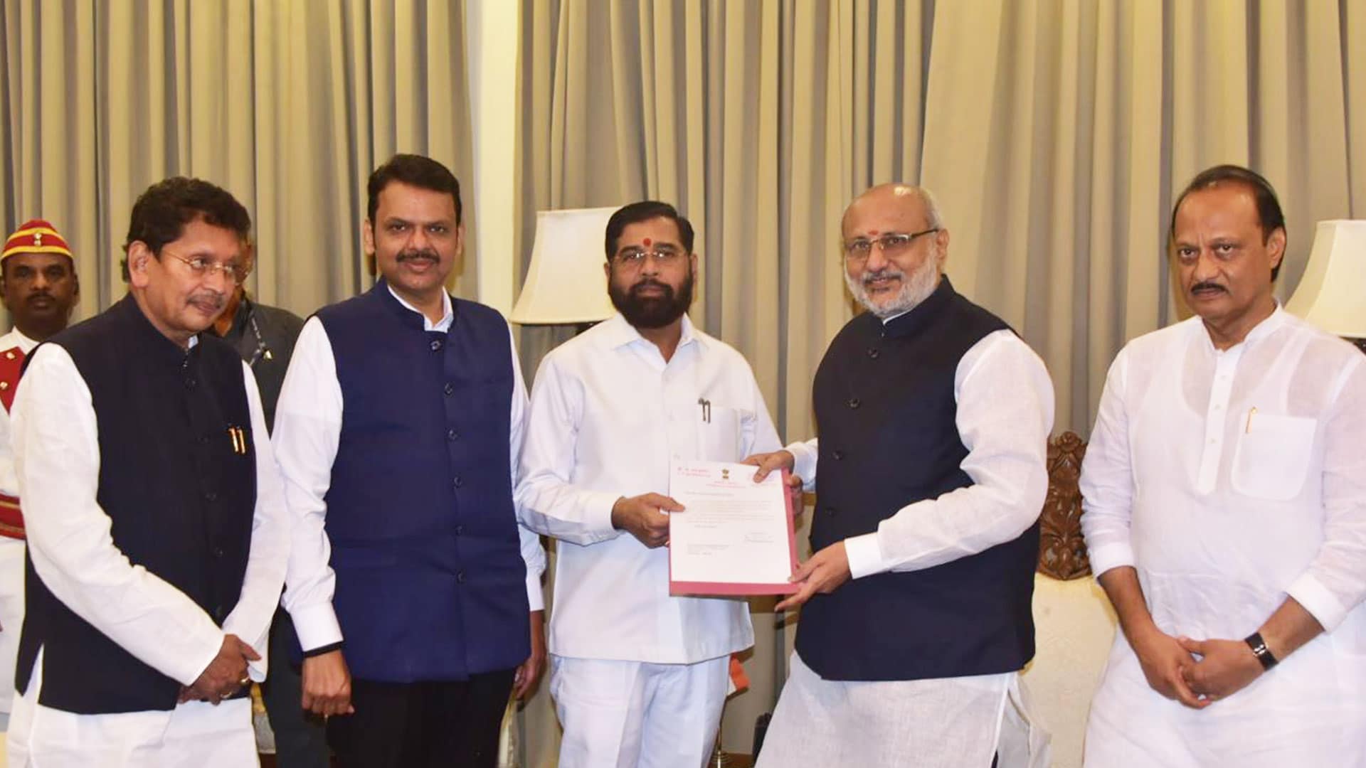 Maharashtra Suspense: E Shinde Resigns Amid BJP Push For Devendra Fadnavis